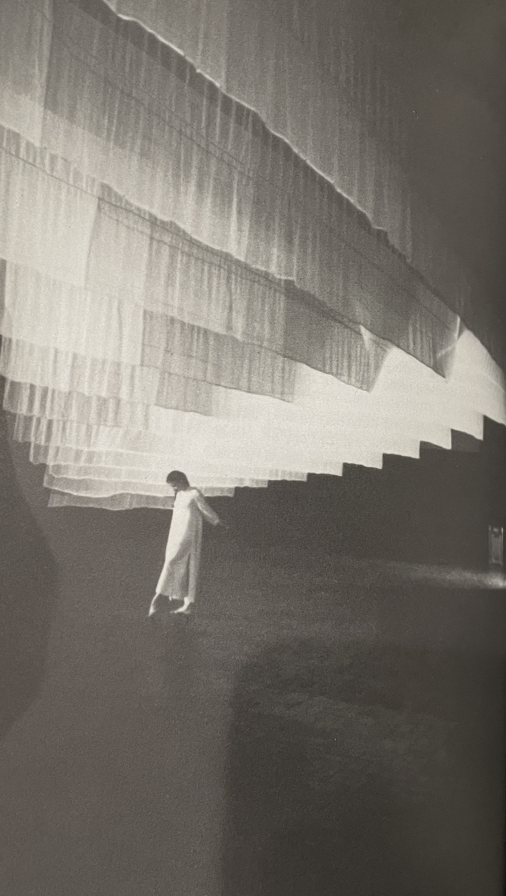 Tal Streeter, Breath Clouds for Friends Who Have Disappeared, kite sculpture in flight